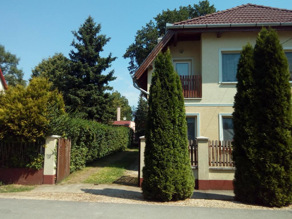 Éva vendégház Guesthouse Hajdúszoboszló Exteriér fotografie